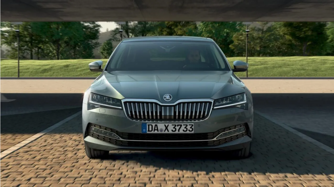 Bu fiyata Skoda Superb'i kaçırmayın! İndirim sadece 15 gün geçerli... - Resim: 1