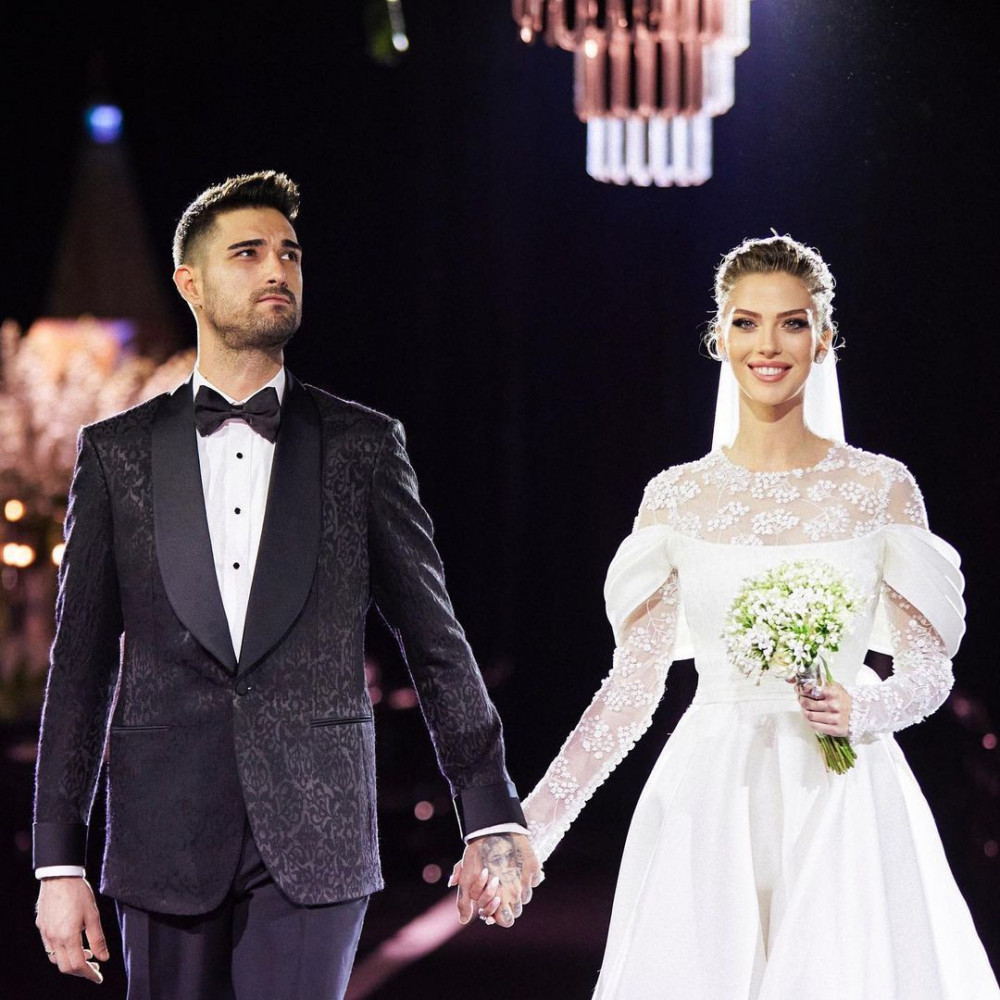 Dantelli göğüs dekoltesi ile takipçilerinin nefesini kesti - Resim: 9