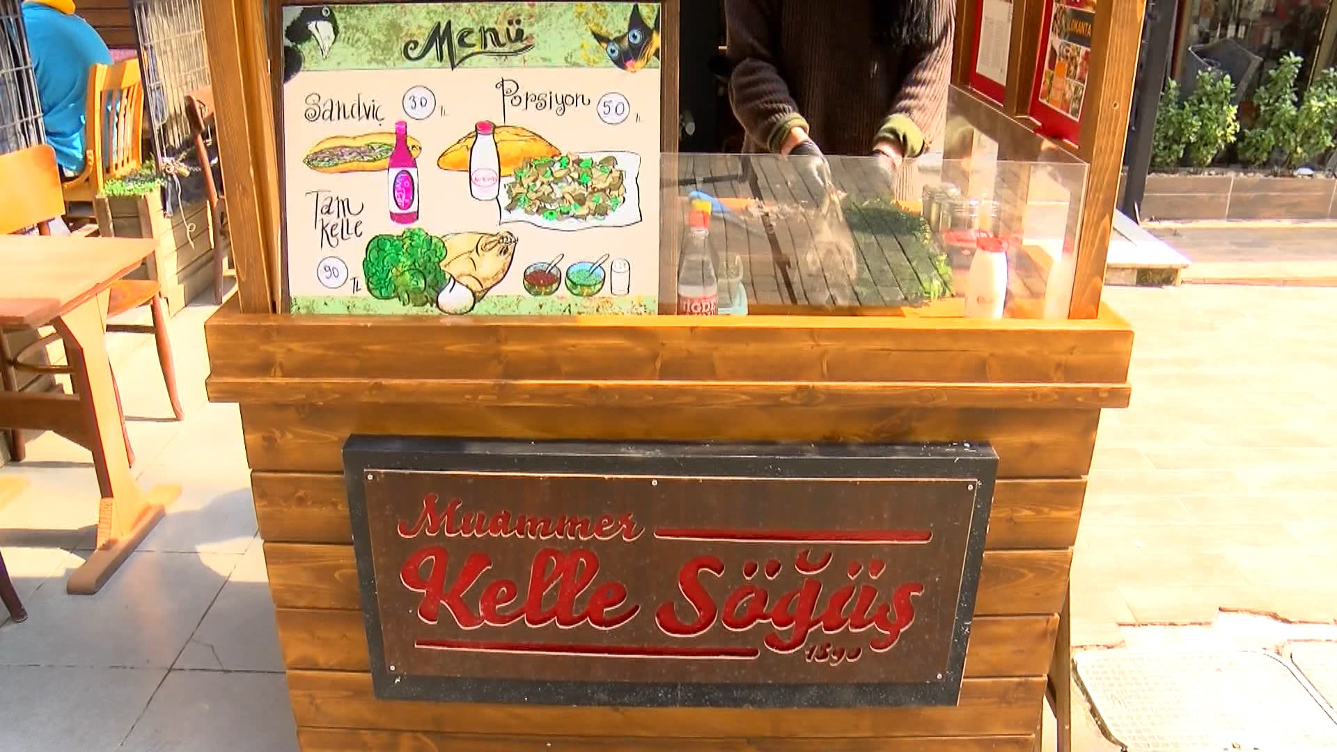 10 yıl önce Türkiye’ye geldiğinde tattı... Japon Yuji şimdi Kadıköy'de kendi tezgahında satıyor - Resim: 8