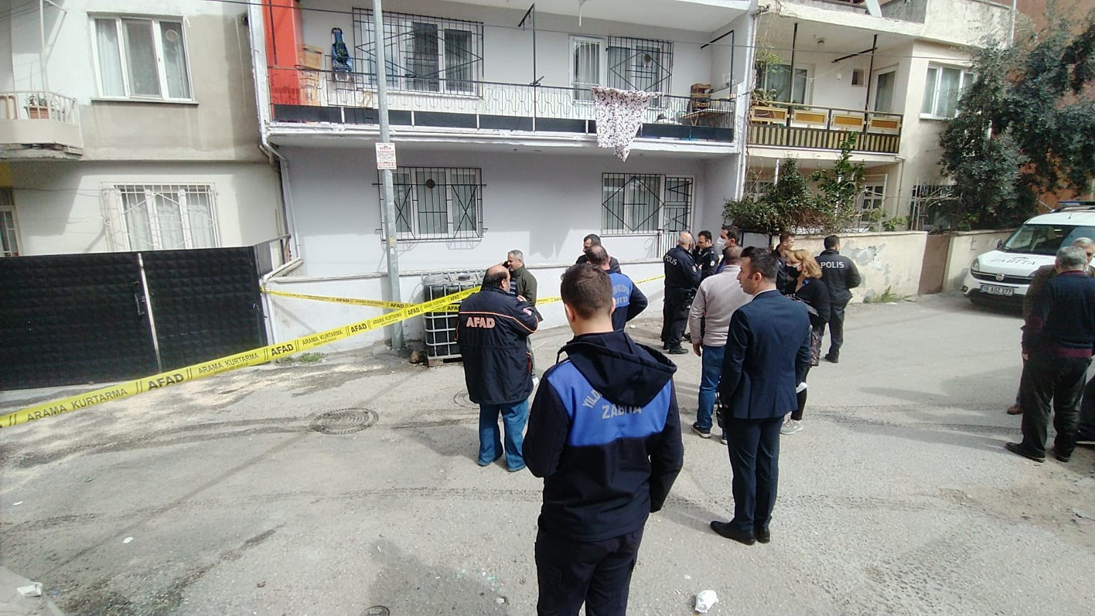 1,5 tonluk kimyasal madde alarmı. Giriş çıkışlar kapatıldı - Resim: 4