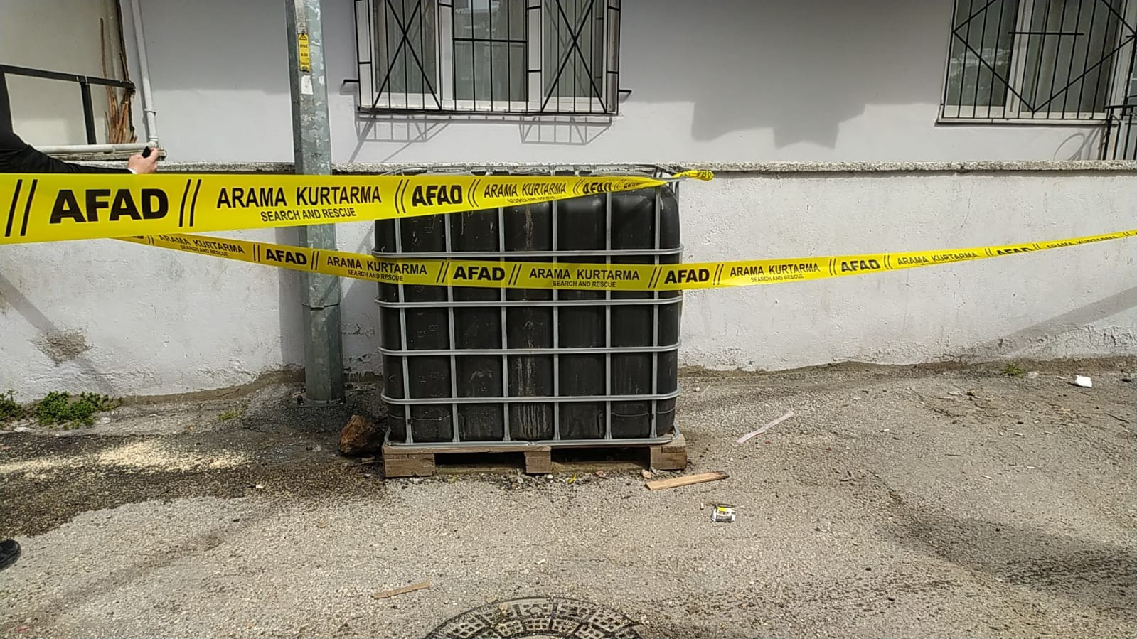 1,5 tonluk kimyasal madde alarmı. Giriş çıkışlar kapatıldı - Resim: 6