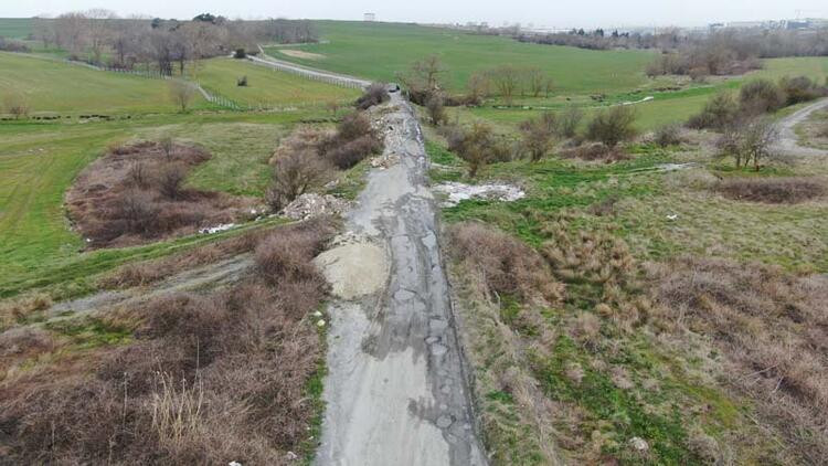 Yol kaçak hafriyattan geçilmez oldu: Yakaladık bize silah çektiler - Resim: 4