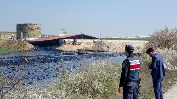 Edirne'de alarm! Fuel oil kazanı patladı; tonlarca yakıt çevreye yayıldı - Resim: 3
