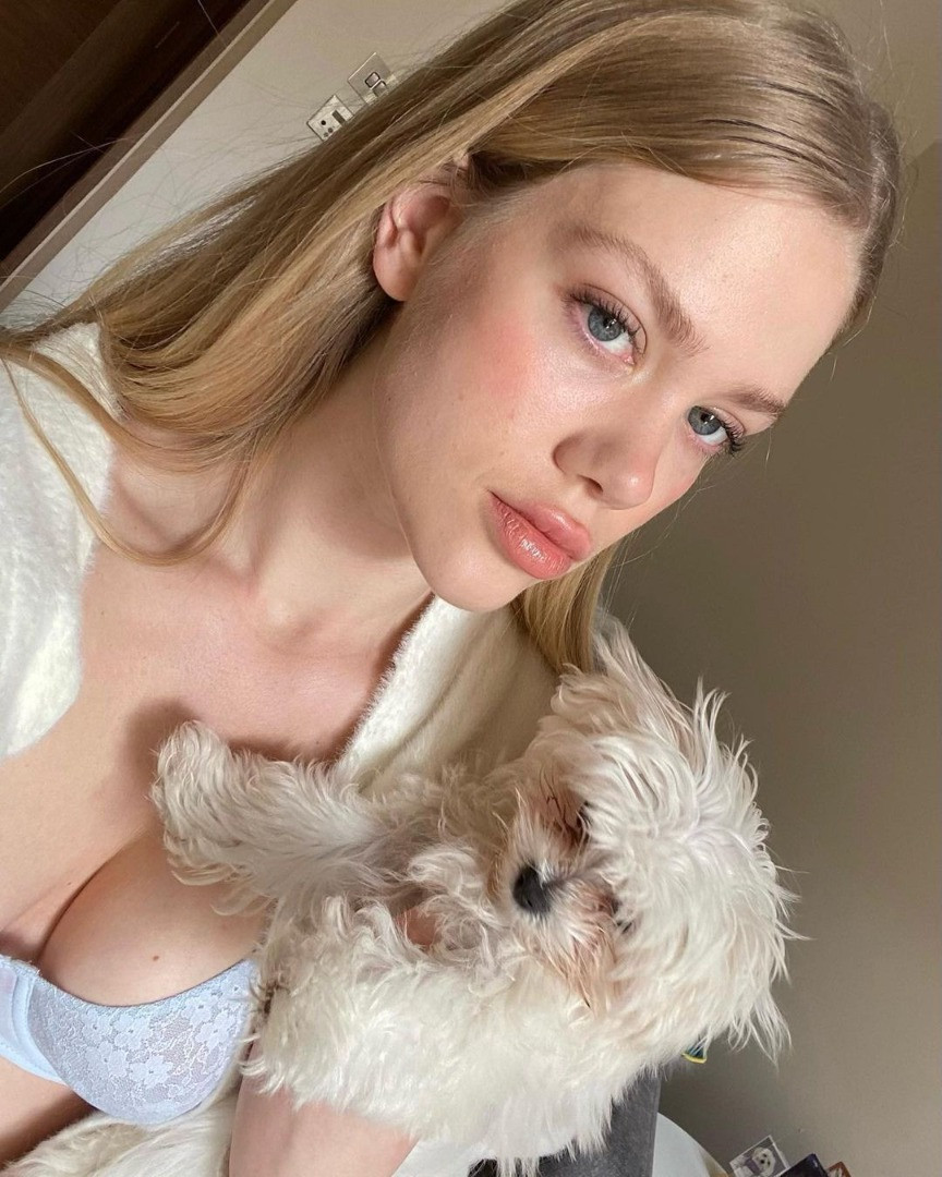 Serel Yereli'nin dekolteli pozuna tepki yağdı! - Resim: 13