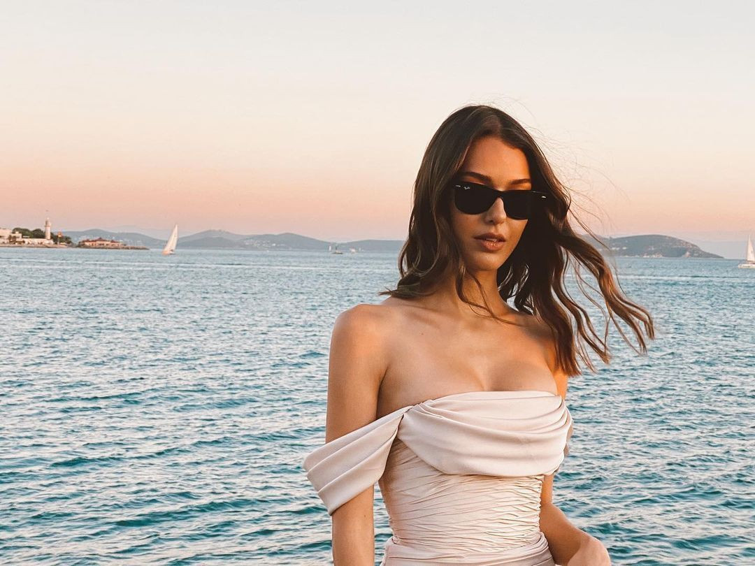 Dilan Çiçek Deniz hakkındaki o gerçek herkesi hayrete düşürdü! Henüz 15 yaşındayken... - Resim: 27