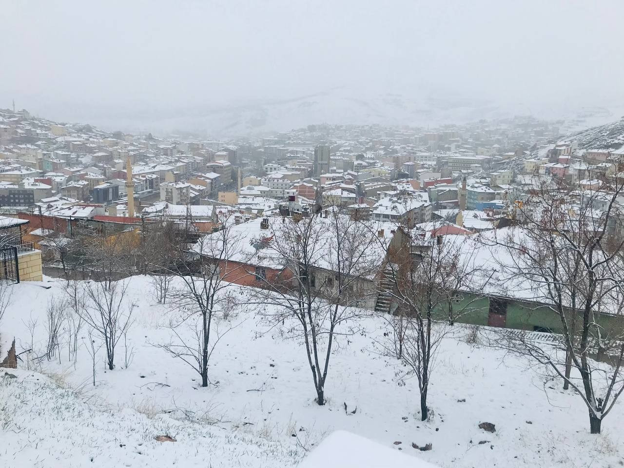 Bayburt Nisan'ın ortasında donuyor - Resim: 4