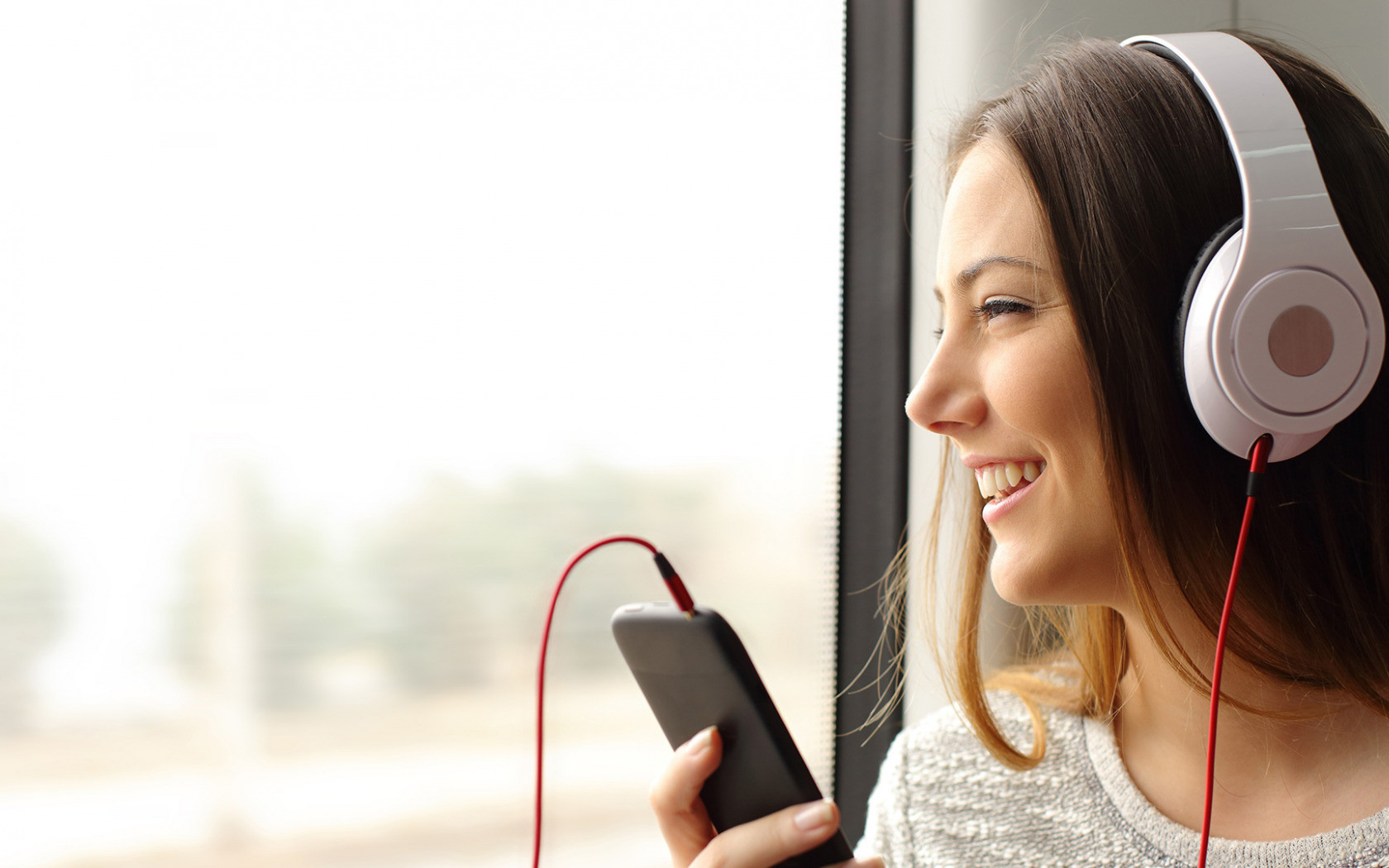 Telefondan müzik dinlemek isteyenler için uygun modeller ve özellikleri - Resim: 1