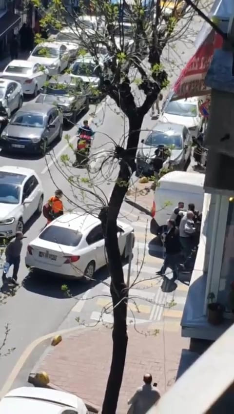 Yol verme tartışması yumruk yumruğa kavgaya döndü - Resim: 5