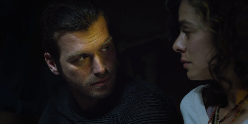 Skandal dizi ''Yakamoz S 245''de, Kıvanç Tatlıtuğ ve Özge Özpirinççi'nin sevişme sahneleri olay oldu - Resim: 7