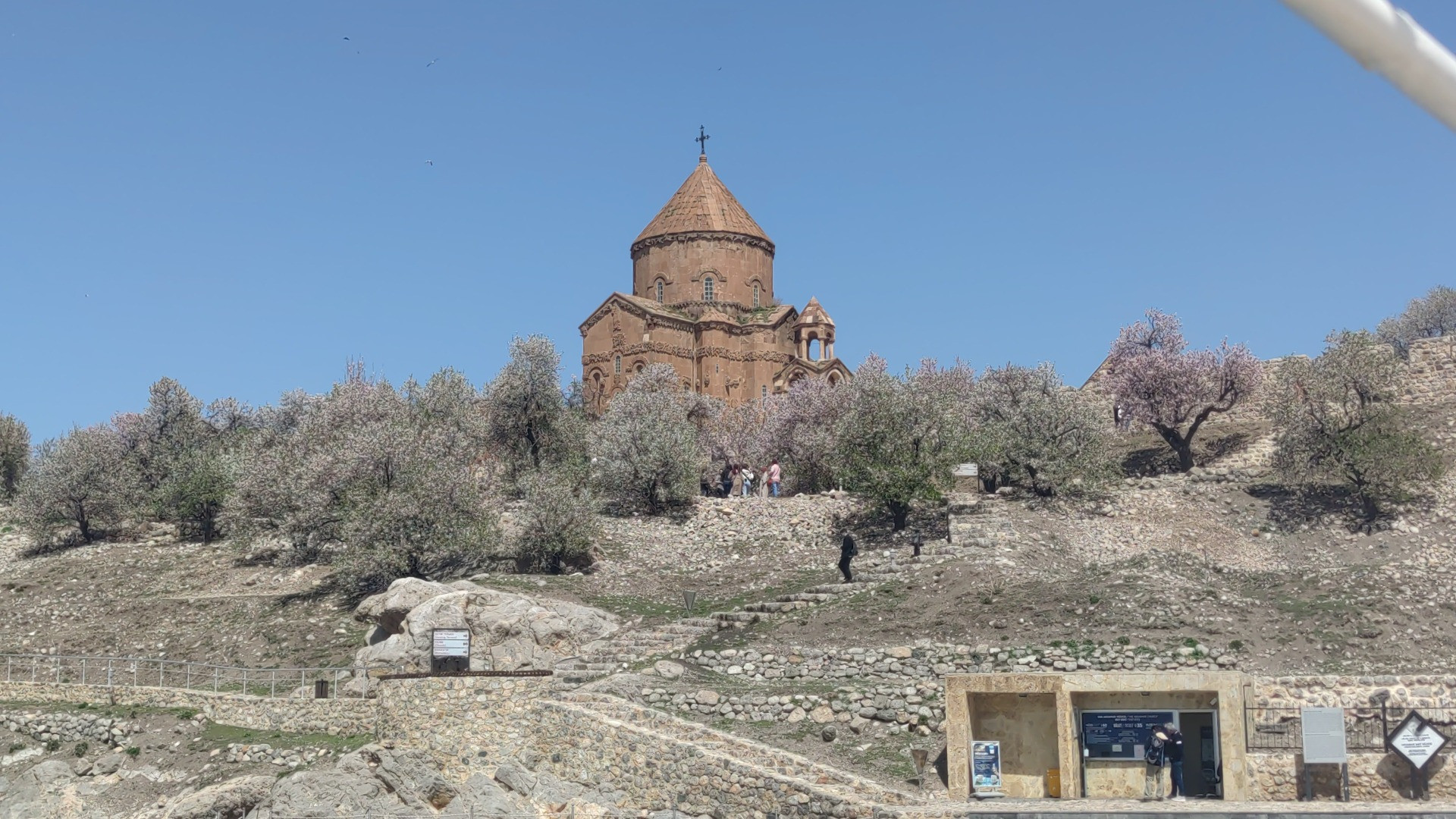 Akdamar Adası'nda ilkbahar güzelliği - Resim: 2