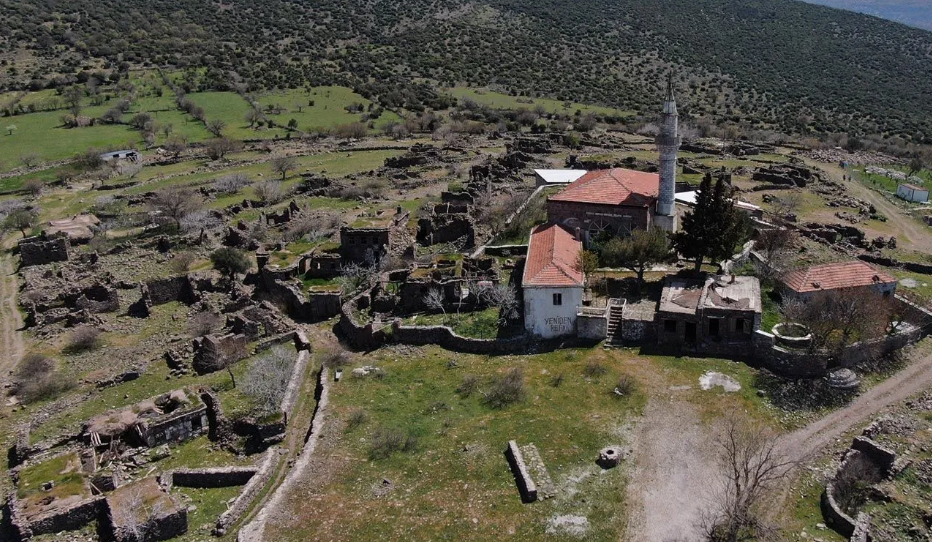 Bu köyde sadece 10 kişi yaşıyor. Sinemacılar hayalet köyde korku filmi çekmek için birbiriyle yarışıyor - Resim: 6