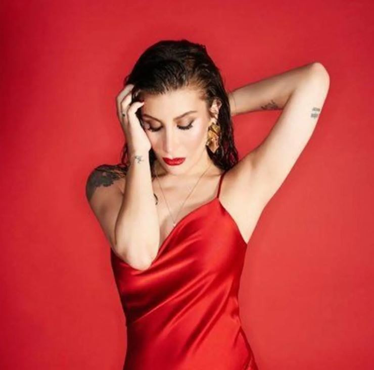 İrem Derici paylaşımıyla takipçilerini gülmekten kırdı geçirdi - Resim: 4