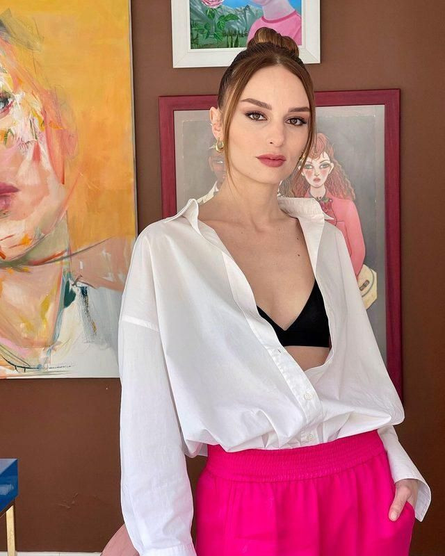 Nilperi Şahinkaya, sütyen ile poz verince hayranları ''Böyle olmaz, keşke füze atsaydın'' diye yorum yaptı - Resim: 7