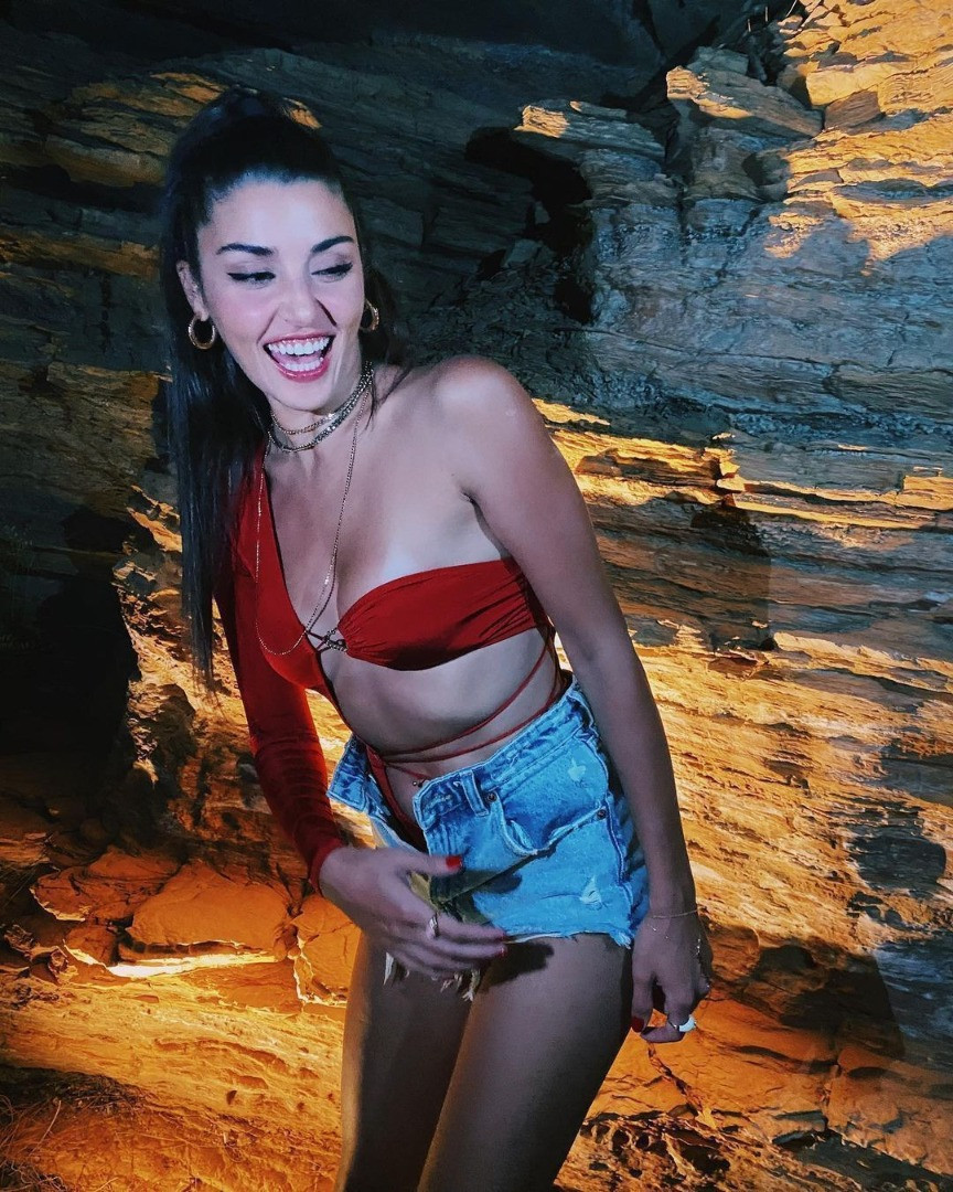 Hande Erçel, Kerem Bürsin ile ilgili soruyu çok gereksiz buldu - Resim: 12