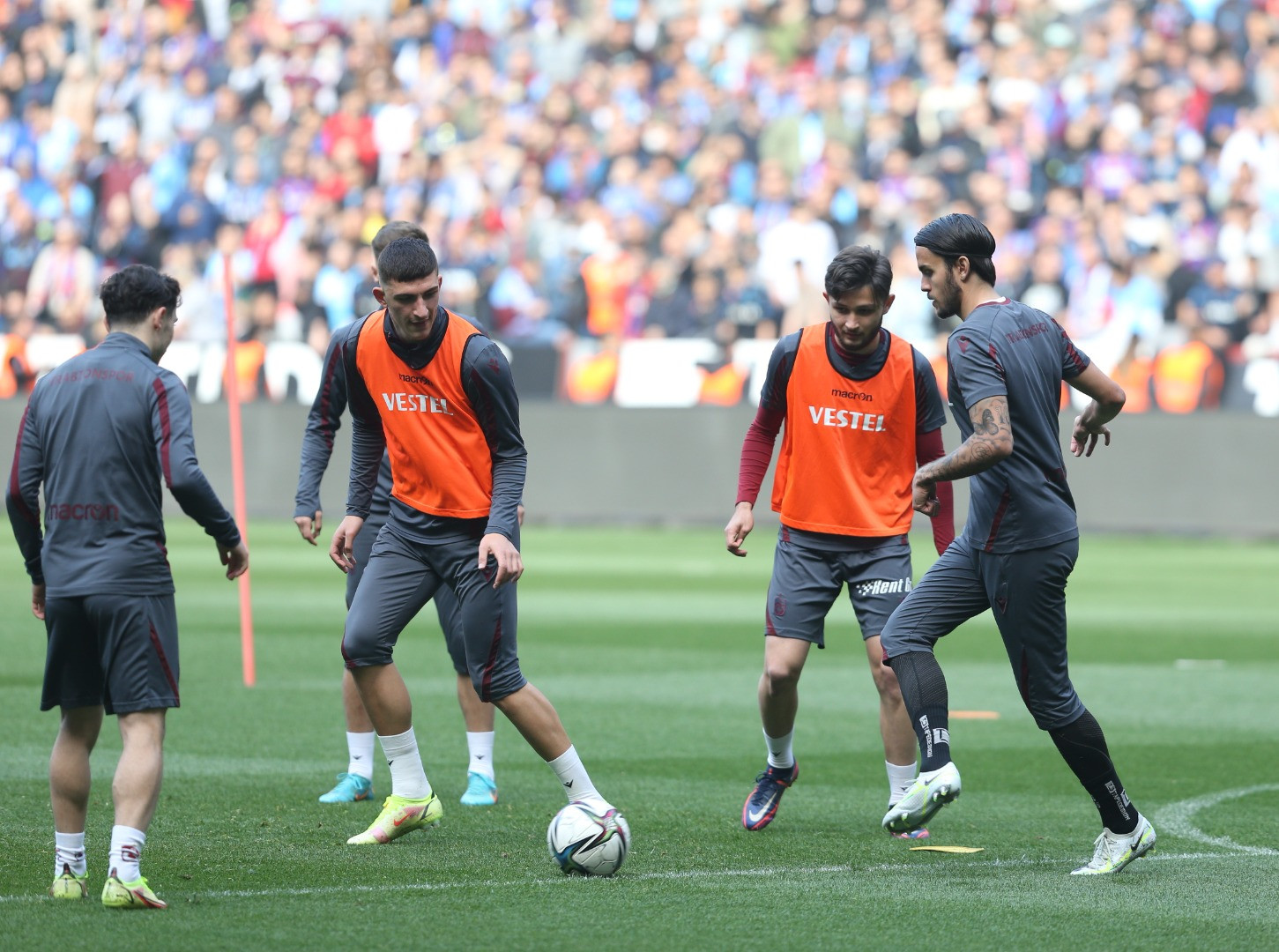 Trabzonspor'dan şampiyonluk kutlaması gibi antrenman - Resim: 40