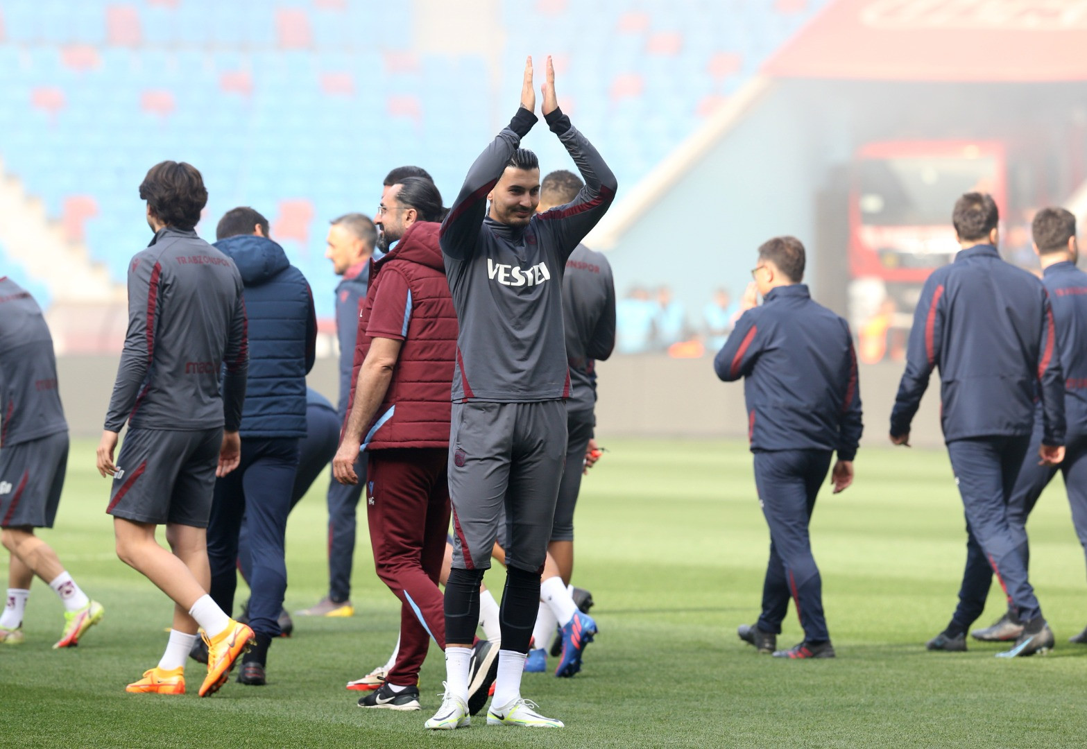 Trabzonspor'dan şampiyonluk kutlaması gibi antrenman - Resim: 38