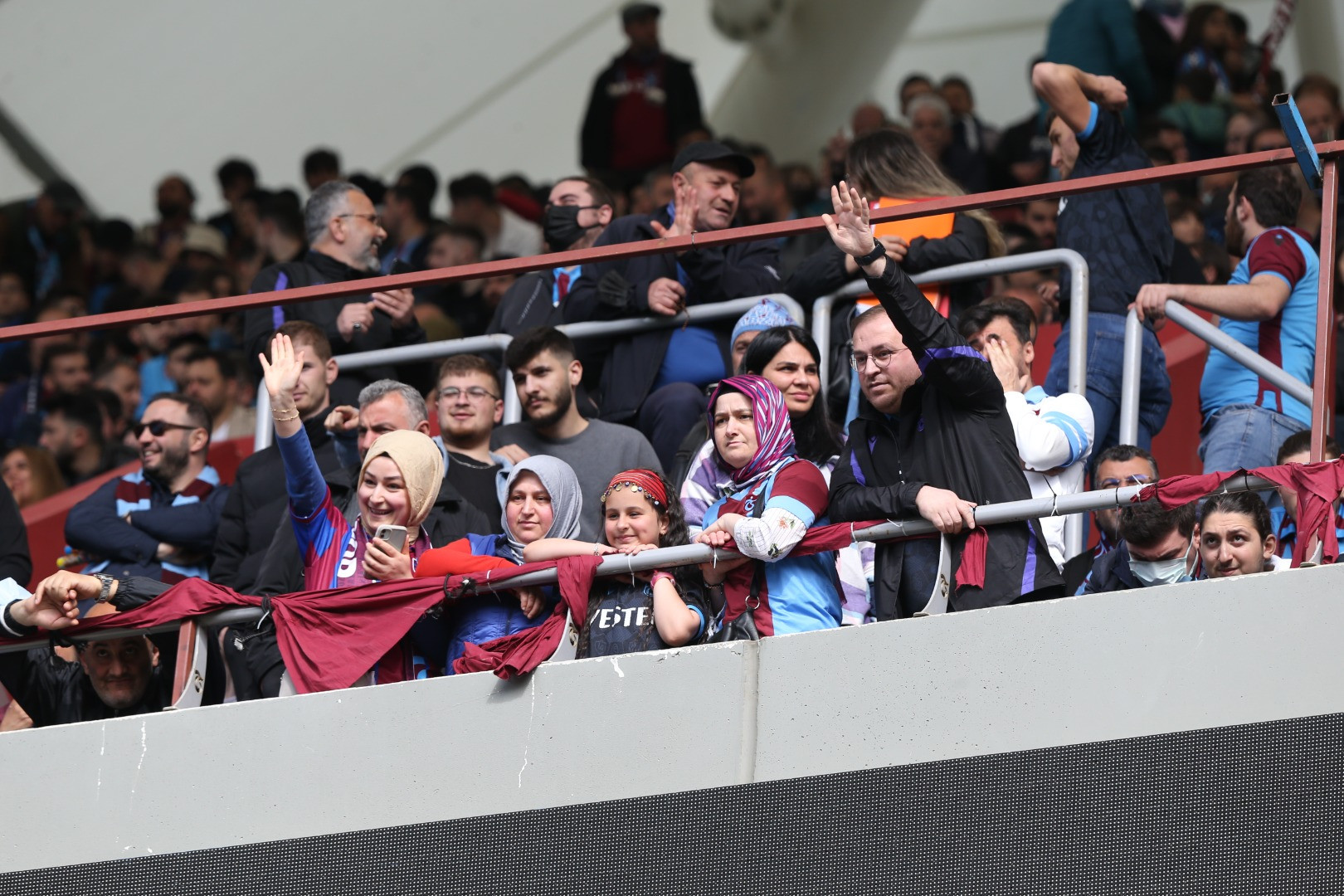 Trabzonspor'dan şampiyonluk kutlaması gibi antrenman - Resim: 29