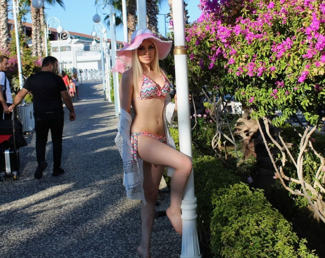 Serkan Kodaloğlu'nun yeni sevgillisi şarkıcı Maya - Resim: 21