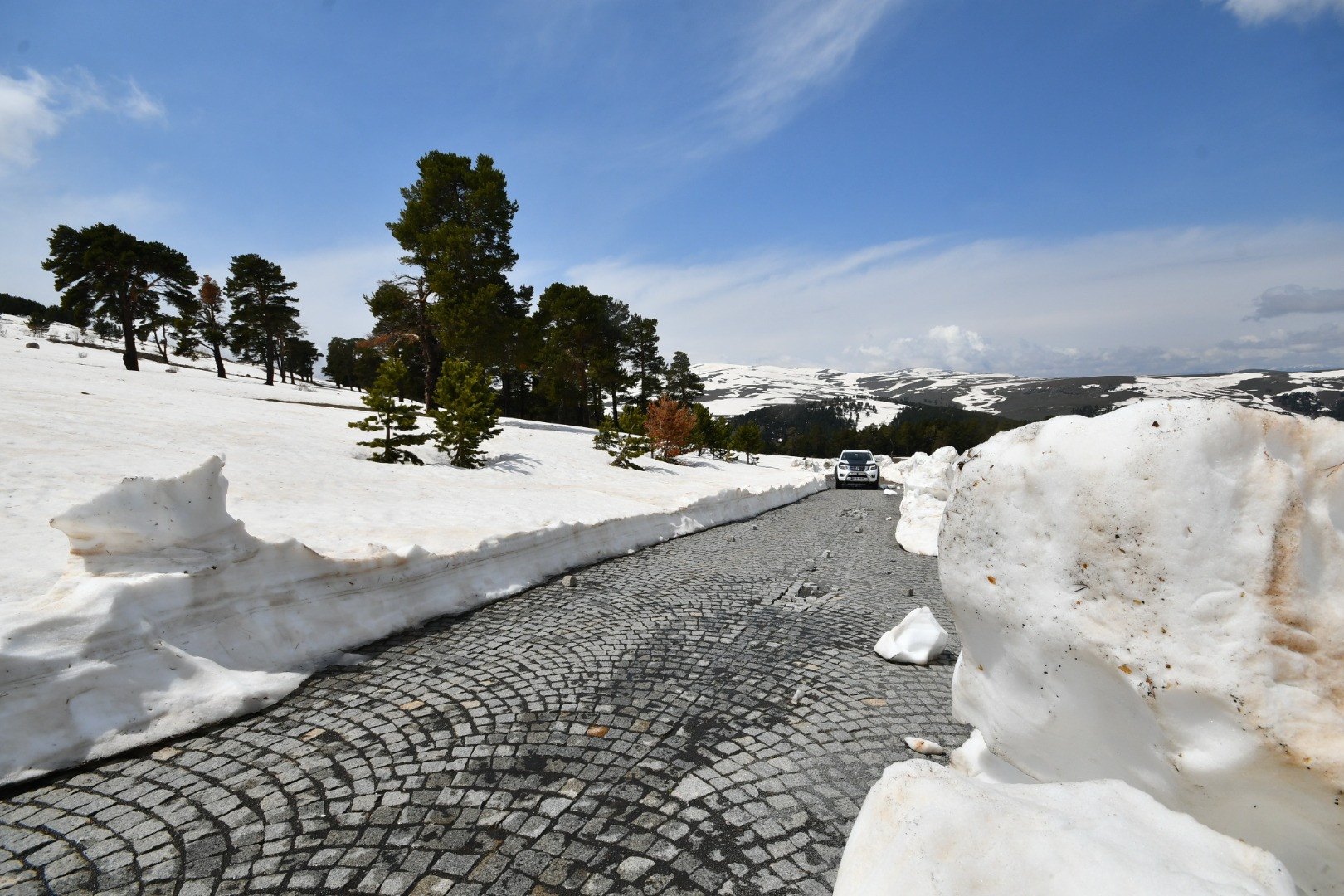Görenler hayret ediyor. Sarıkamış'ta aynı anda iki mevsim - Resim: 7