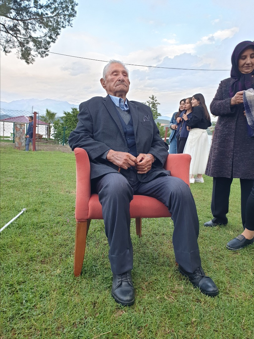 100 yaşına giren adama sürpriz doğum günü partisi - Resim: 16