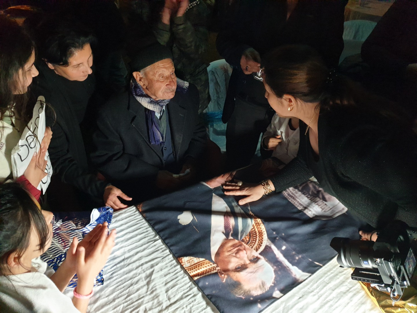 100 yaşına giren adama sürpriz doğum günü partisi - Resim: 7