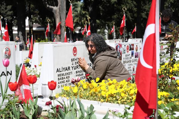 Anneler Günün'de şehitliğe koştular. Üzülme Annem, senin 82 Milyon evladın var - Resim: 10