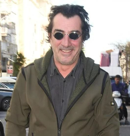 Ayna’nın solisti Erhan Güleryüz yıllar sonra gözlüksüz görüntülendi! İşte son hali - Resim: 9