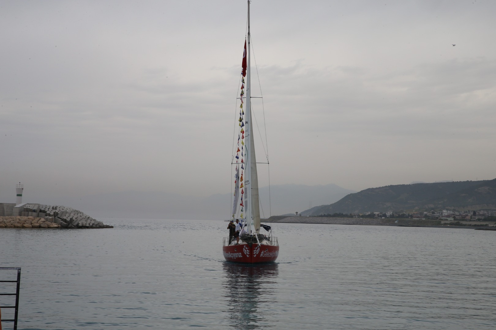 İklim değişikliğine dikkati çekmek için yelken açan denizciler Hatay'a ulaştı - Resim: 12