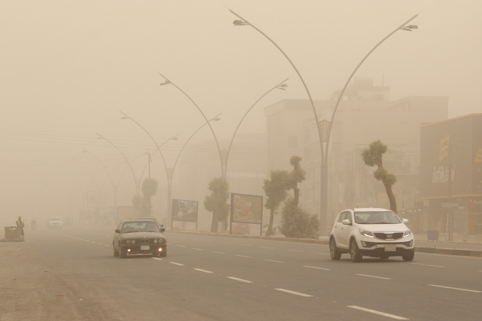Kum fırtınası bir ülkeyi esir aldı - Resim: 4