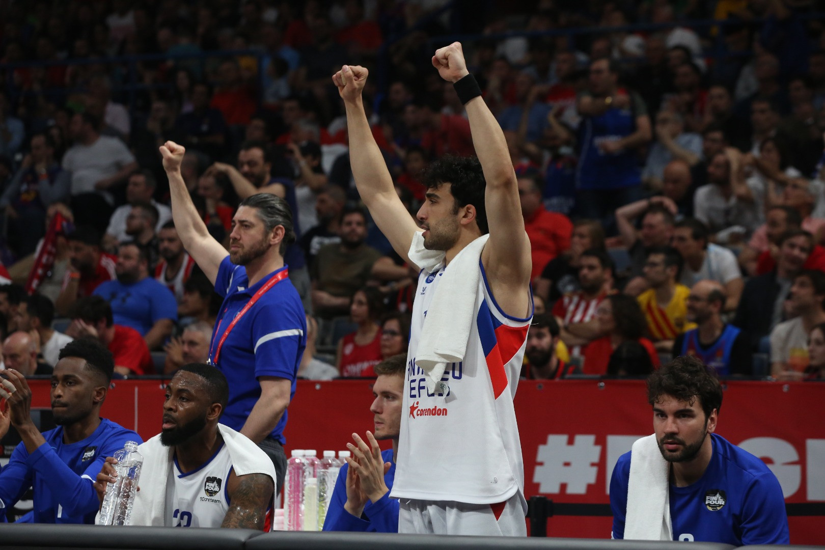 İşte Anadolu Efes'in tarih yazdığı maçın öyküsü - Resim: 7