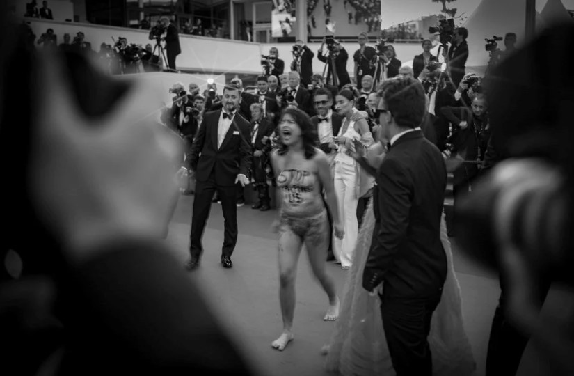 Cannes film festivaline'de çıplak protesto: Bize tecavüz etmeyi bırakın - Resim: 1