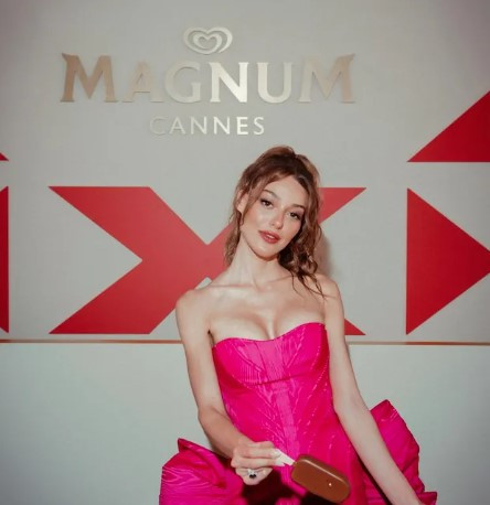 Dilan Çiçek Deniz, Cannes'da onur konuğu oldu. Fotoğrafları ile sosyal medyayı salladı - Resim: 5