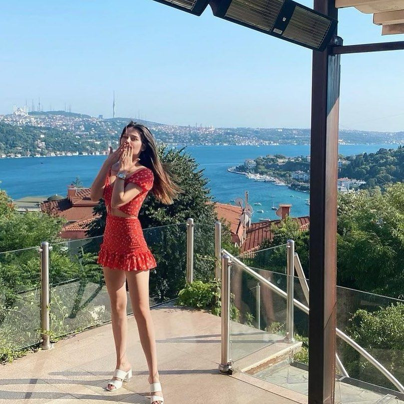 Ünlü oyuncu Eda Elif Başlamışlı’nın sapık komşusu başına bela oldu! Uygunsuz fotoğraflarını… - Resim: 2