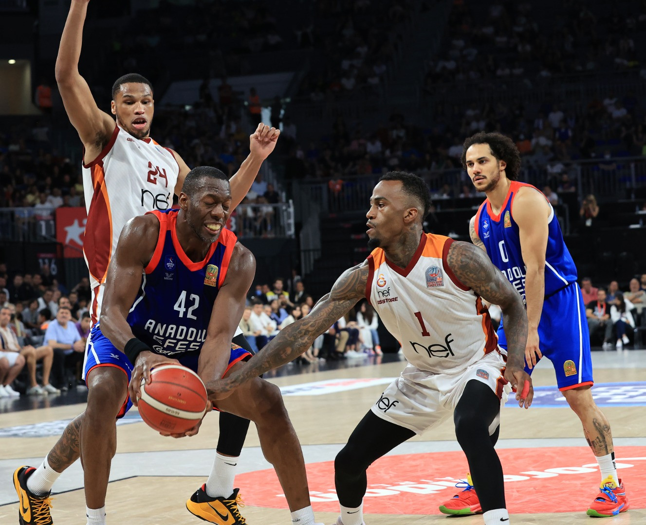 Anadolu Efes, Galatasaray Nef'i yendi, seriyi eşitledi - Resim: 5