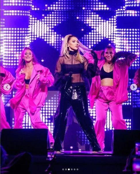 Taze gelin Hadise Rihanna'ya özendi! O detay gözlerden kaçmadı - Resim: 1