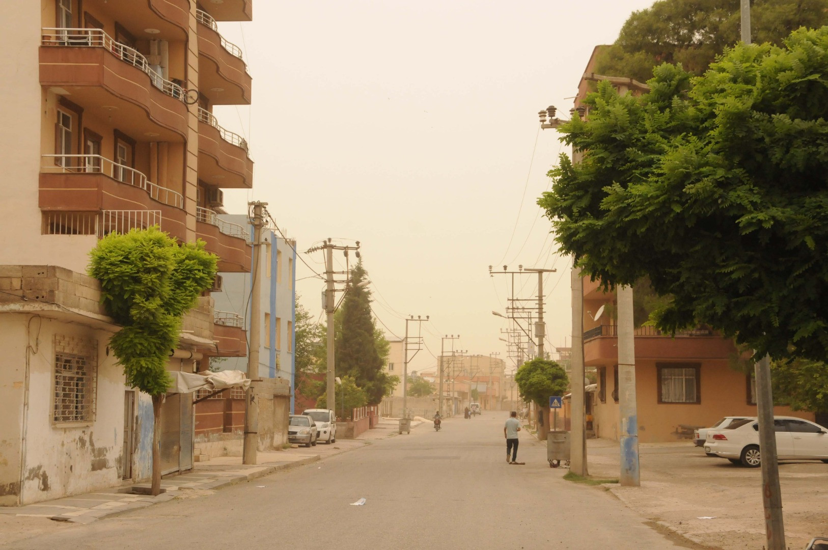 Şanlıurfa’da göz gözü görmedi. Toz bulutu her yeri kapladı - Resim: 2