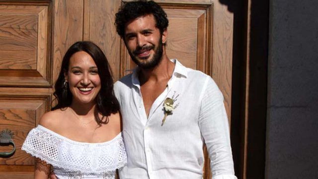 Gupse Özay'la bebek bekleyen Barış Arduç sosyal medyayı salladı: Babaların en yakışıklısı gelmiş - Resim: 8