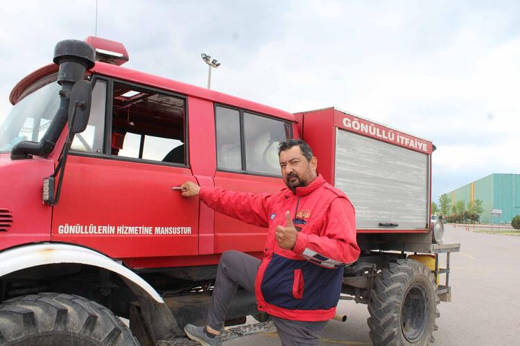 Gönüllü itfaiyeci! Türkiye’de o araca sahip tek kişi… - Resim: 6