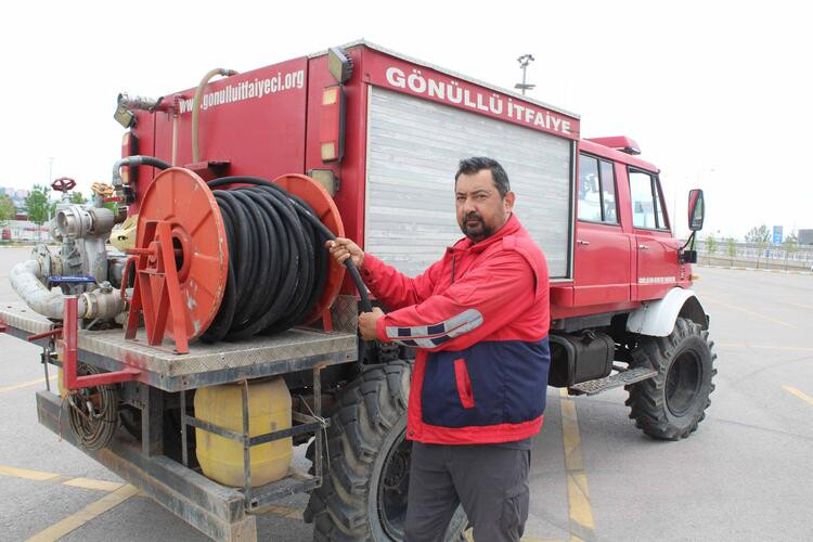 Gönüllü itfaiyeci! Türkiye’de o araca sahip tek kişi… - Resim: 3