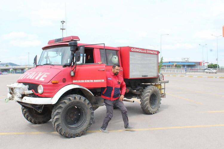 Gönüllü itfaiyeci! Türkiye’de o araca sahip tek kişi… - Resim: 1