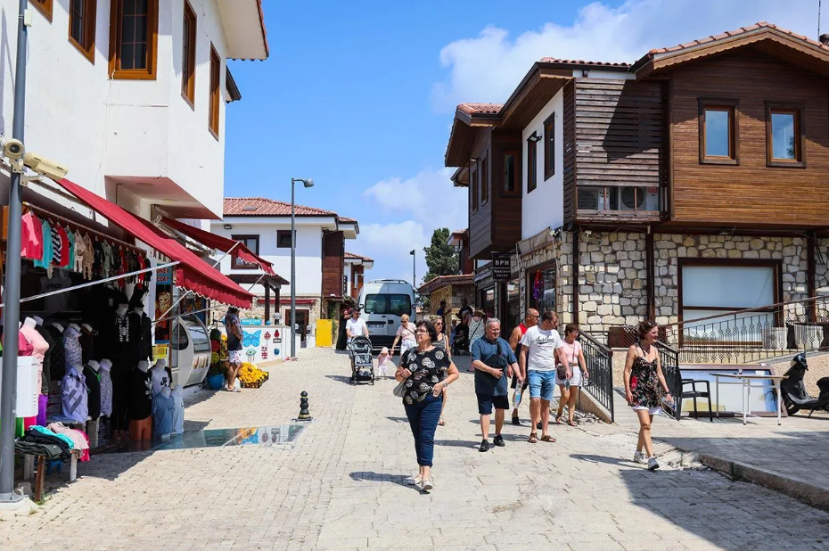Müthiş keşif kaçak yapıların altından fışkırdı - Resim: 3