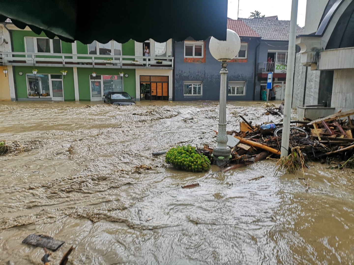 Bosna Hersek sele teslim oldu - Resim: 5