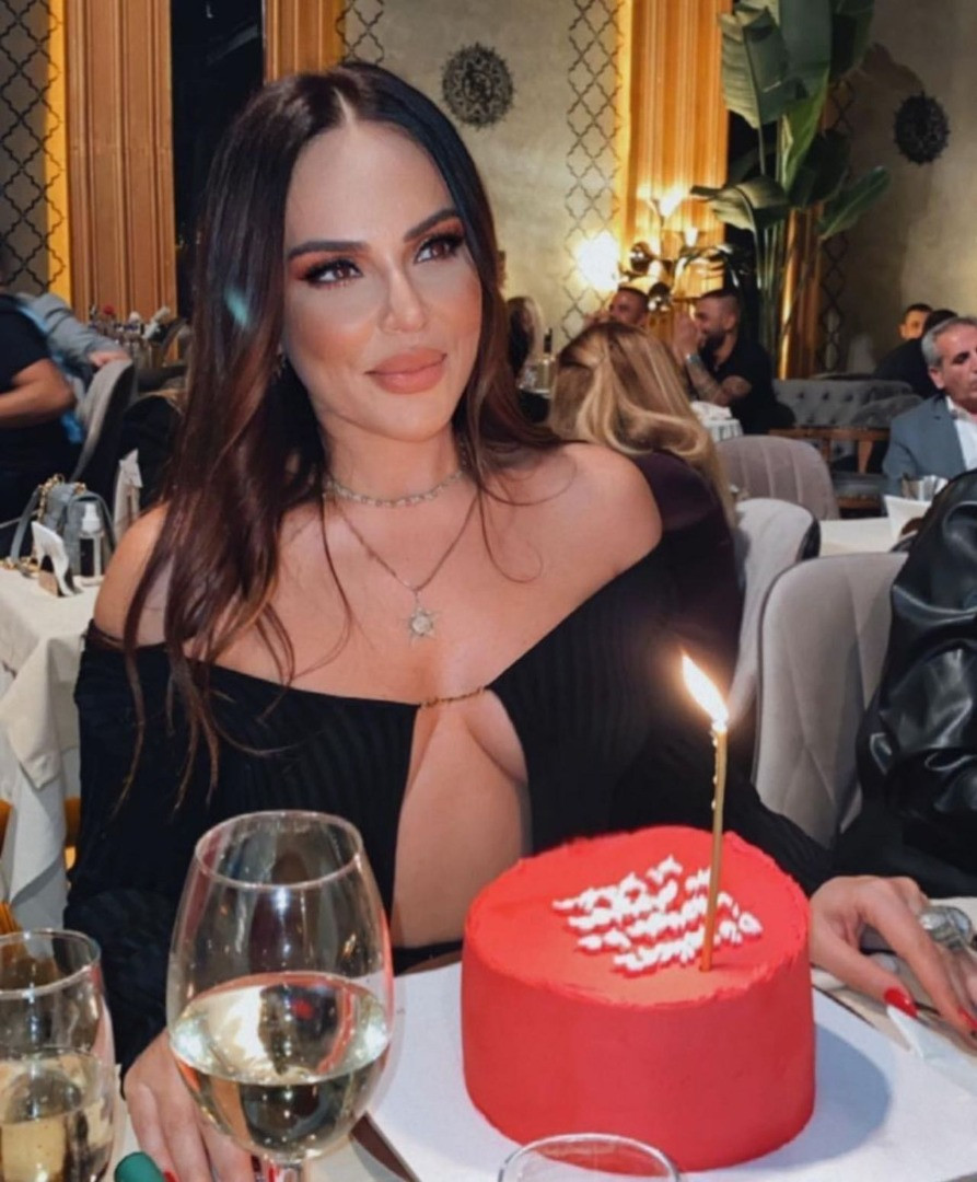 Buket Aydın’ın robot süpürge reklamından alacağı para dudak uçuklattı - Resim: 8