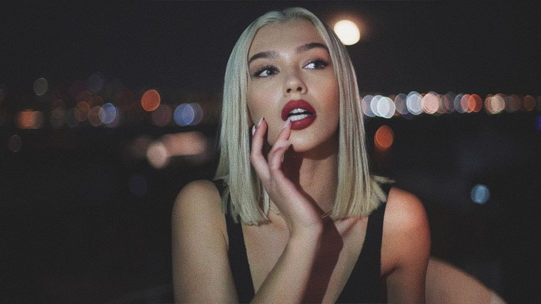 Melisa Döngel bikinisiyle havuzda kalça dansı yaptı! - Resim: 28