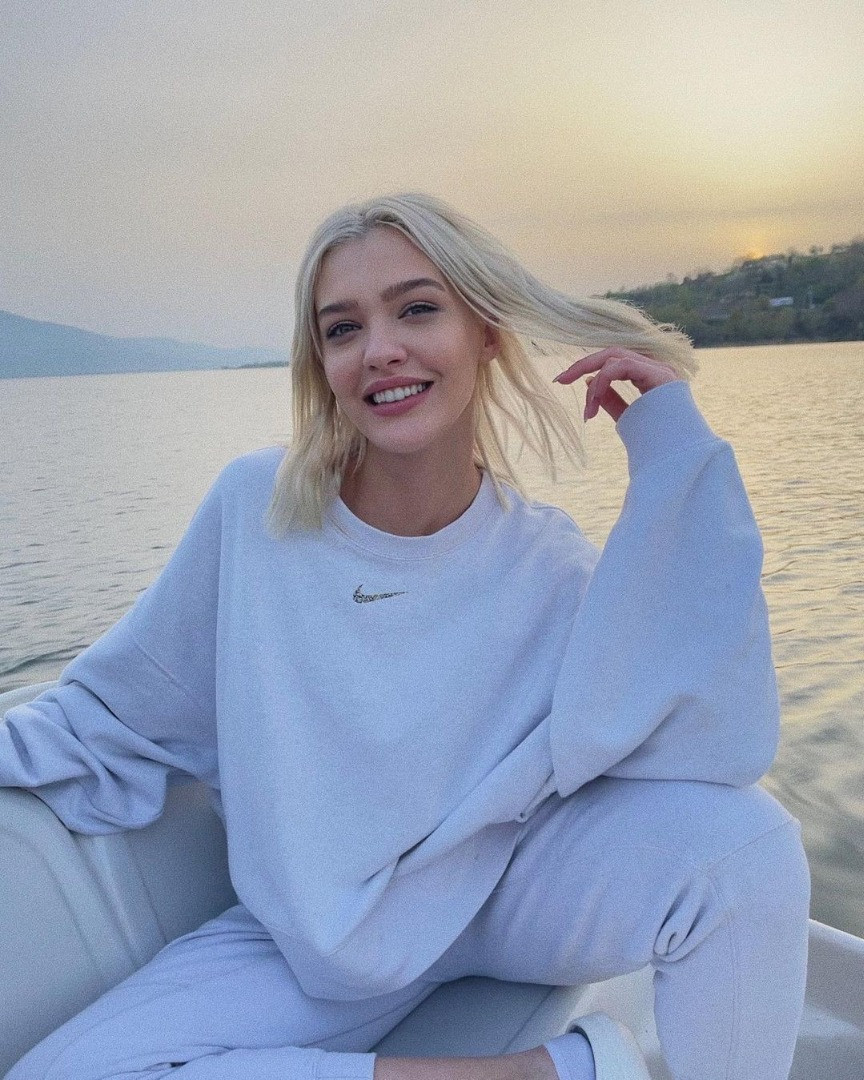 Melisa Döngel bikinisiyle havuzda kalça dansı yaptı! - Resim: 16