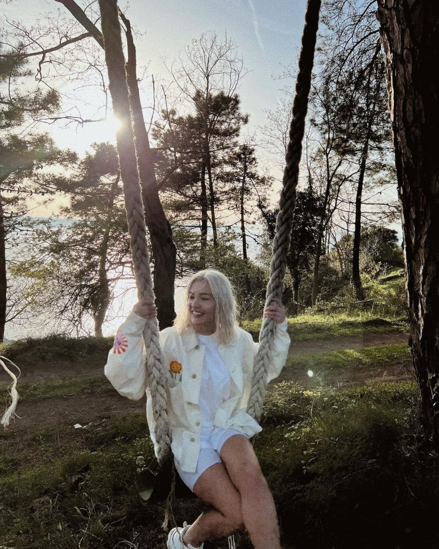 Melisa Döngel bikinisiyle havuzda kalça dansı yaptı! - Resim: 26