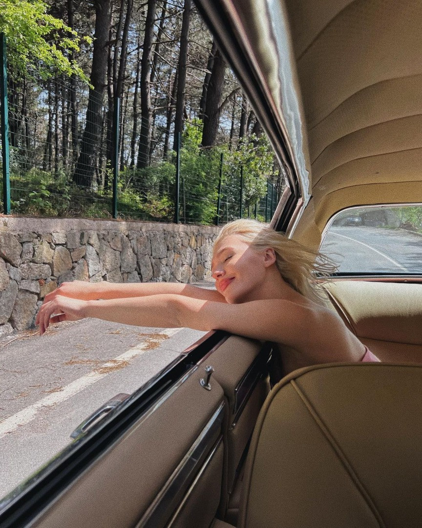 Melisa Döngel bikinisiyle havuzda kalça dansı yaptı! - Resim: 21