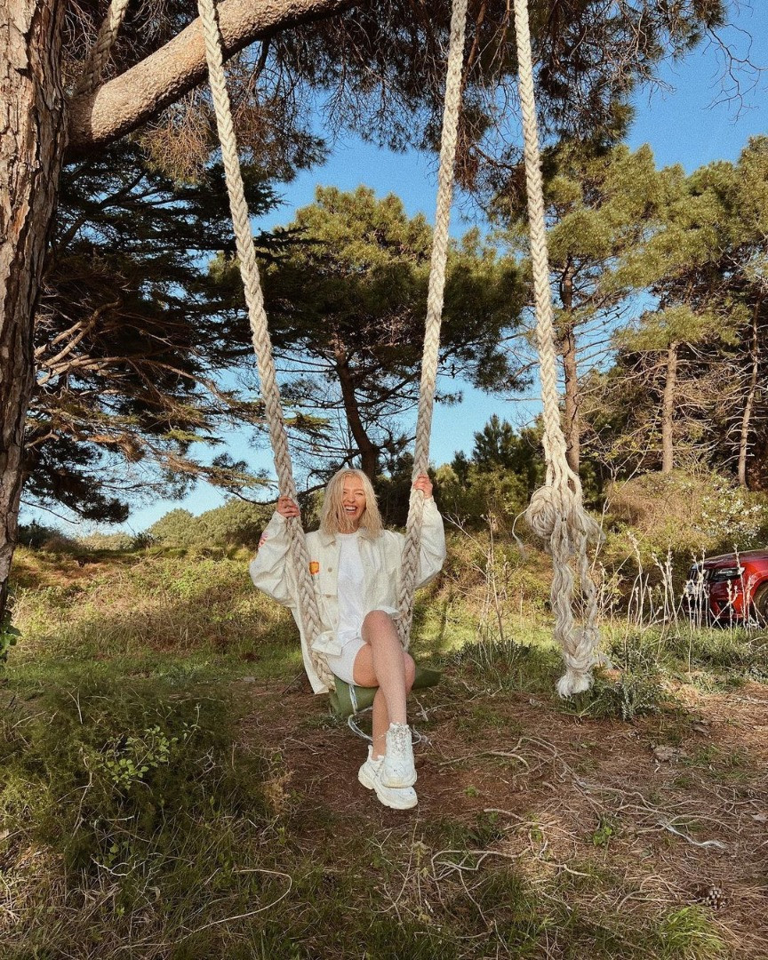 Melisa Döngel bikinisiyle havuzda kalça dansı yaptı! - Resim: 24