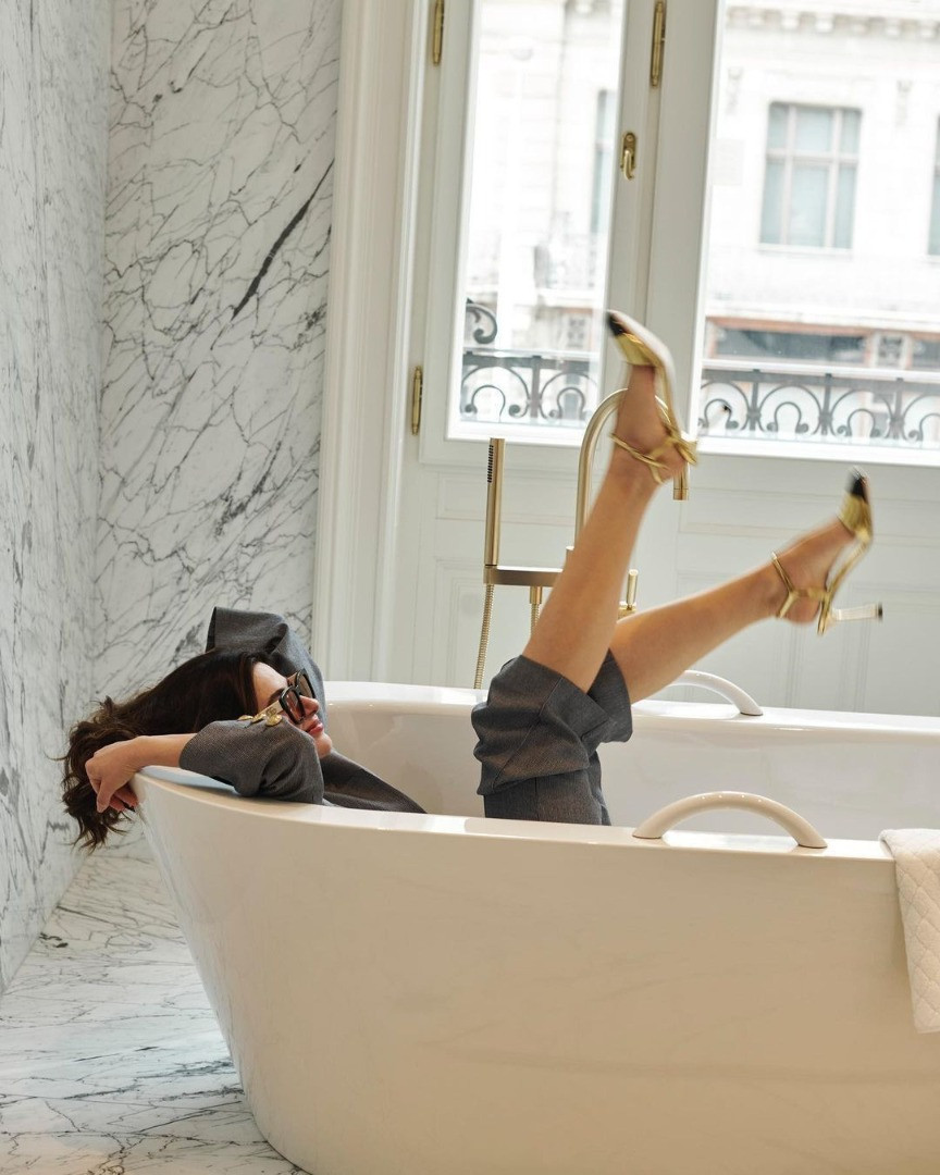 Nesrin Cavadzade sezonu Bakü'de açtı! Fit vücuduyla gençlere taş çıkardı - Resim: 25