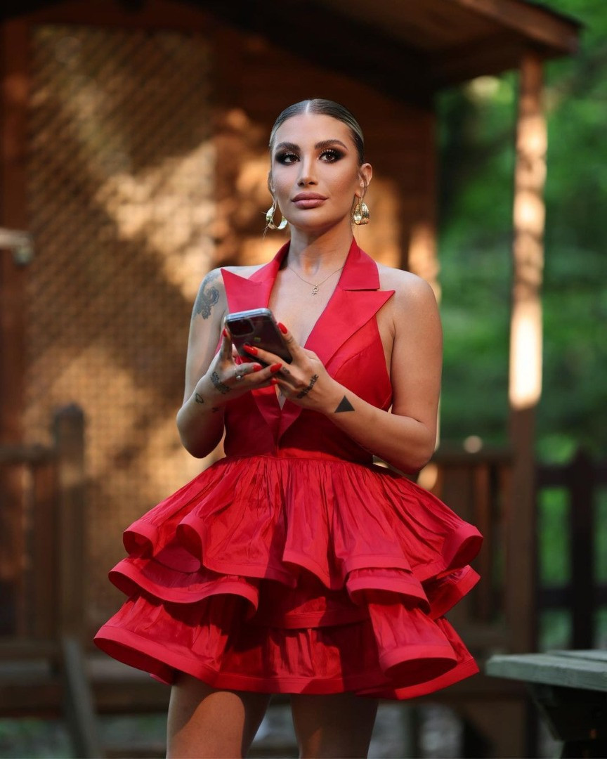 İrem Derici 'Ayağını öpsem...' diyen takipçisine verdiği cevapla olay oldu - Resim: 25